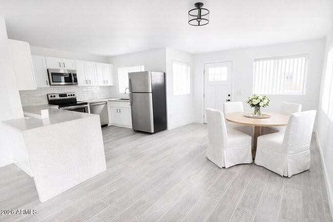 Foto del edificio - 4613 N 74th St