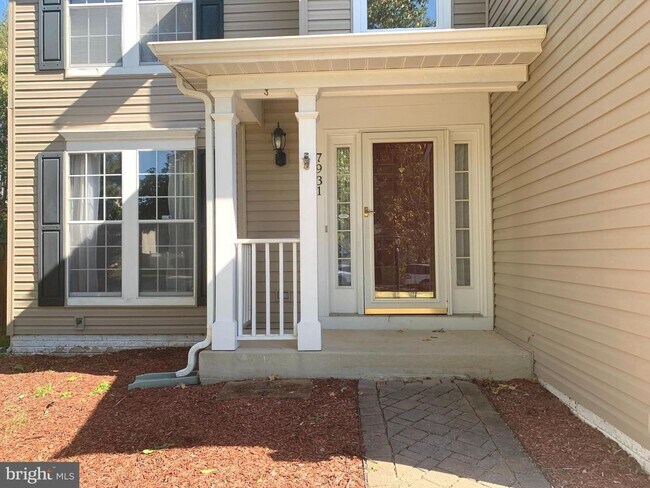 Foto del edificio - Beautiful spacious 3bd 3.5bth single family home with 2 car garage.