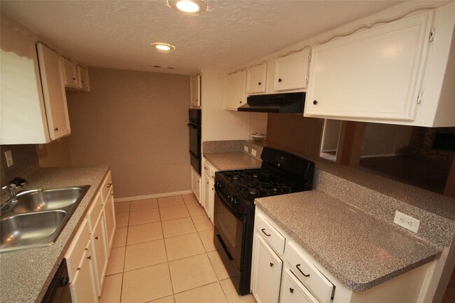 Building Photo - 7623 Alperton Dr