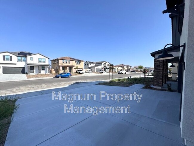 Foto del edificio - 30769 Valley Heights Dr.