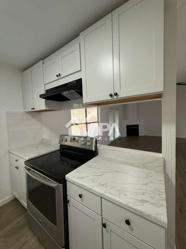 Foto del edificio - 9923 Birch Field Dr