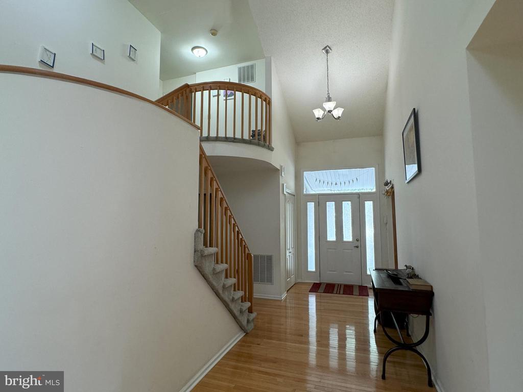 Primary Photo - 36 Lavender Dr