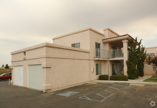 Building Photo - 15544 Sequoia Ave