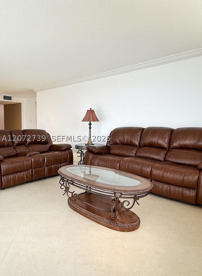 Foto del edificio - 2780 NE 183rd St