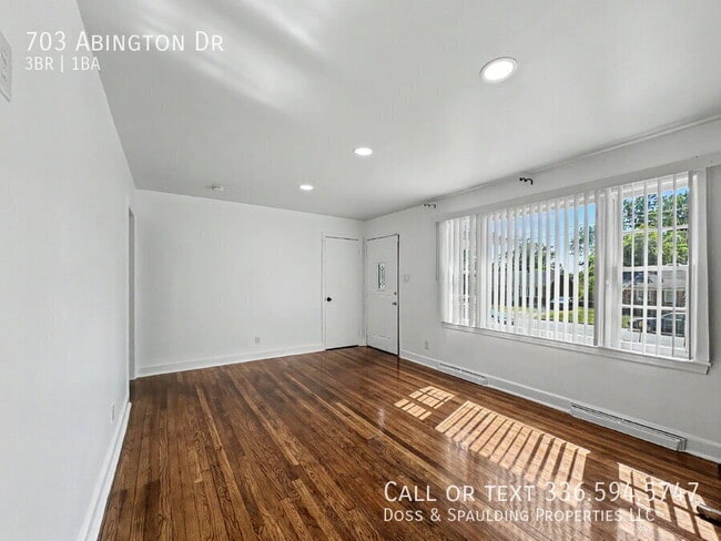 Building Photo - 703 Abington Dr