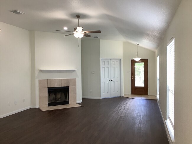 Foto del edificio - 3709 Breckenridge Dr
