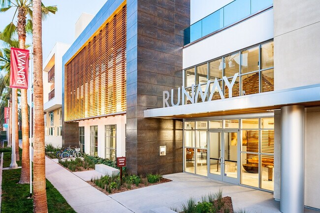 Building Photo - Runway Playa Vista