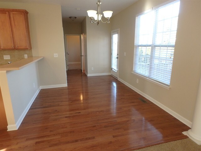 Foto del edificio - 706 Redford Place Dr