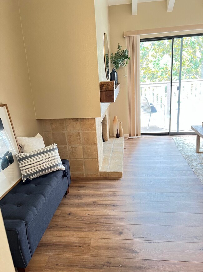 Building Photo - 539 Woodside Oaks