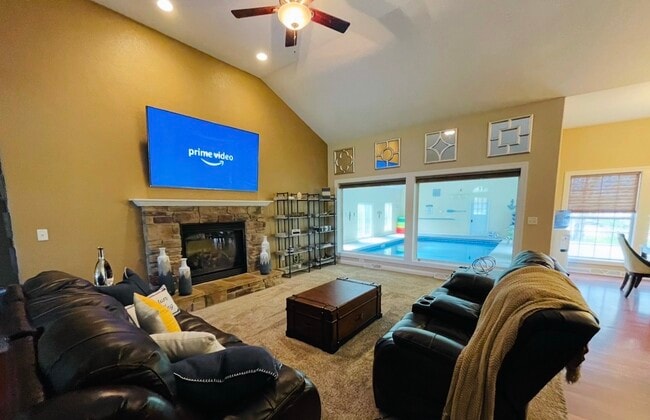 W209N11385 Reger Ct
