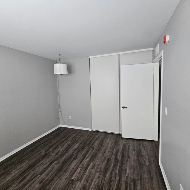 Building Photo - 8638 Collett Ave