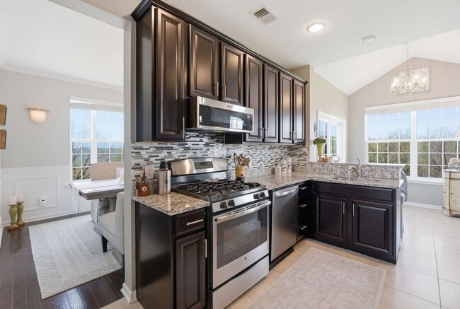 Foto del edificio - 263 Winding Hill Dr