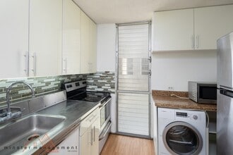 Building Photo - 419A Atkinson Dr