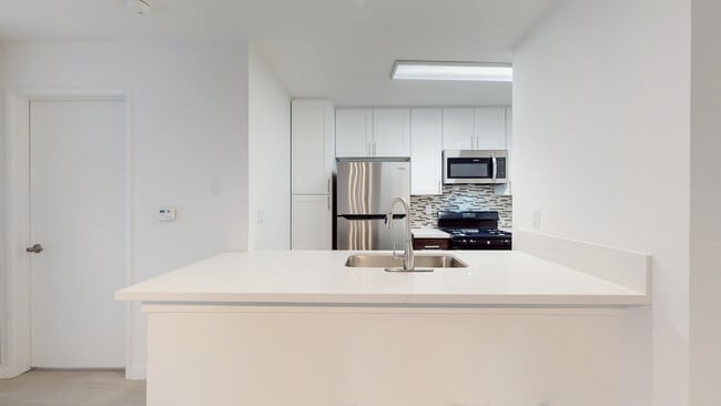 Building Photo - Club Marina Apartments