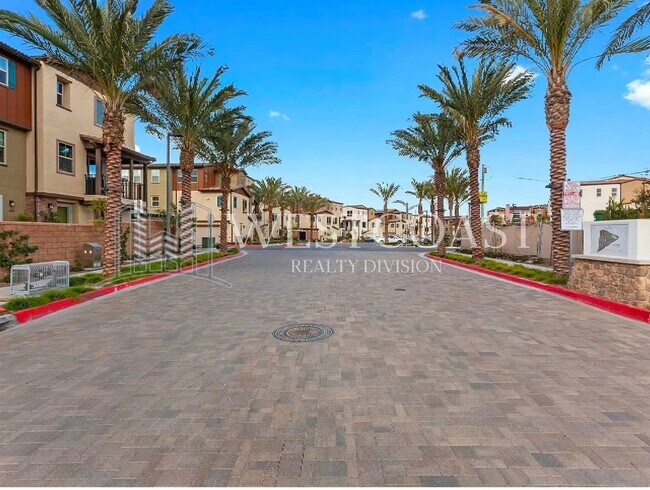 Building Photo - COMING SOON!!! Newer Build 3 Bed 3.5 Bath ...