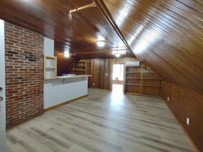 Building Photo - 109 Pleasant St