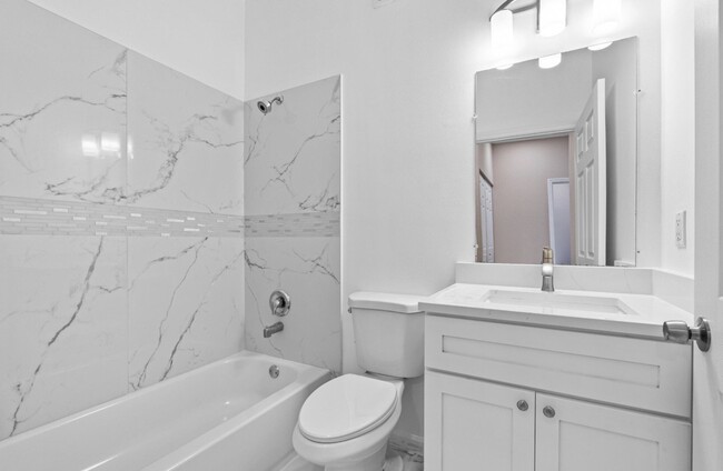 Building Photo - 3105 Grandiflora Dr