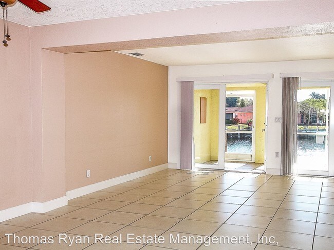 Building Photo - 1350 Mediterranean Dr