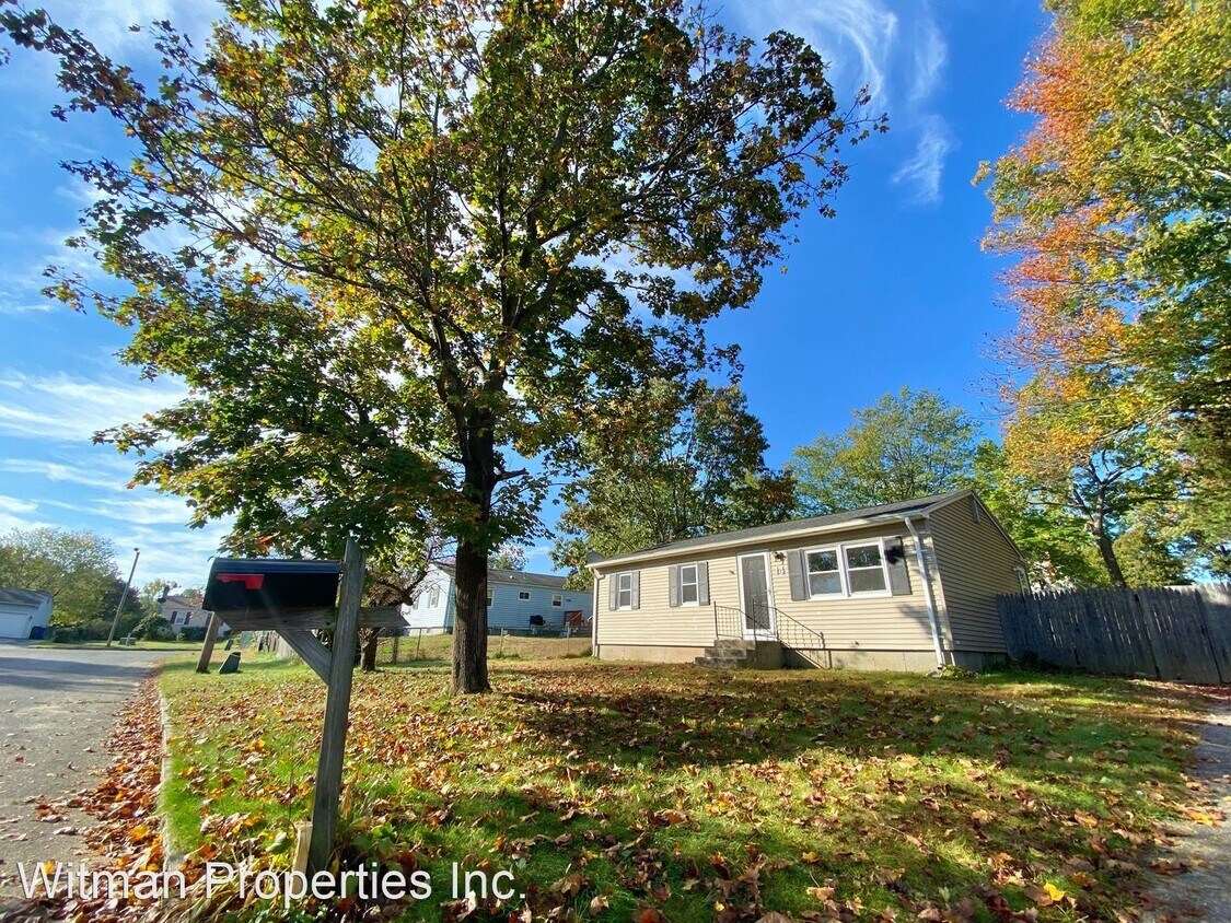 Primary Photo - 3 br, 1 bath House - 14 Holly Hill Rd.