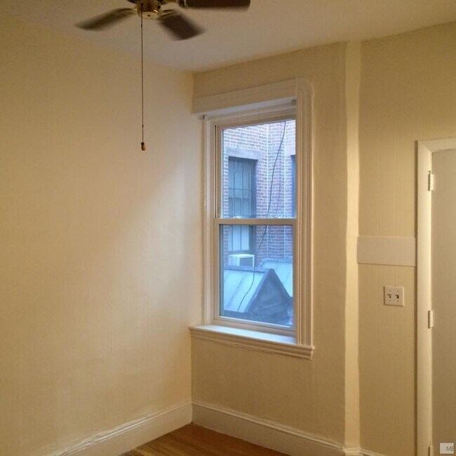 Building Photo - 92 Revere St