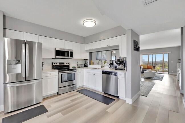 Foto del edificio - 2200 S Cypress Bend Dr