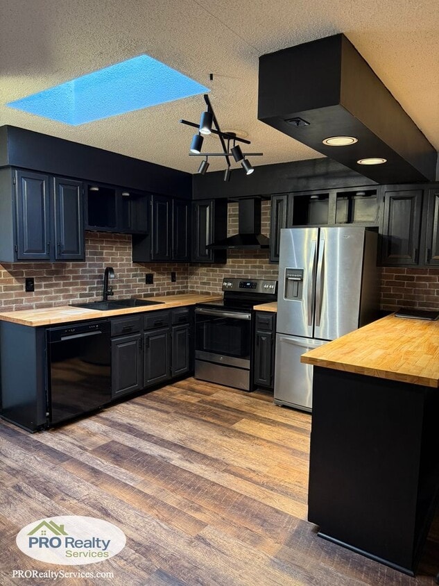 Primary Photo - 2 Bedroom Townhouse in Shoreview