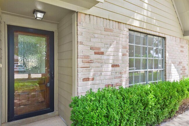 Foto del edificio - 4426 Autumn Meadow Dr