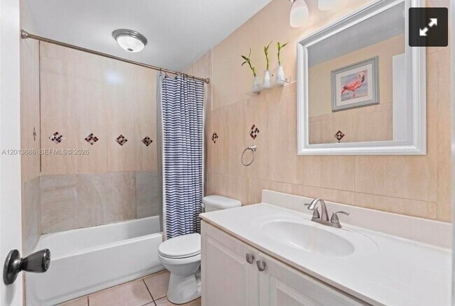 Foto del edificio - 6950 Miami Gardens Dr