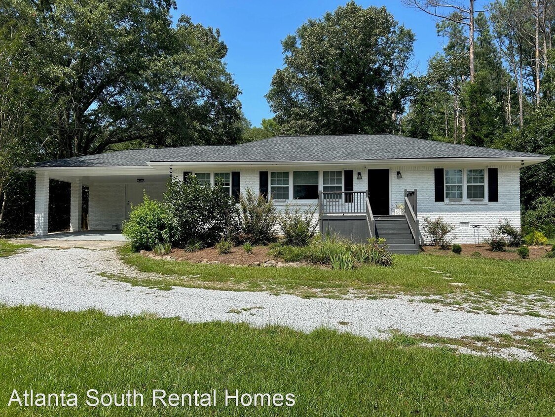 3 br, 2 bath House 365 Palmetto Rd House Rental in Tyrone, GA