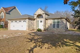 Building Photo - 2003 Dayflower Trce