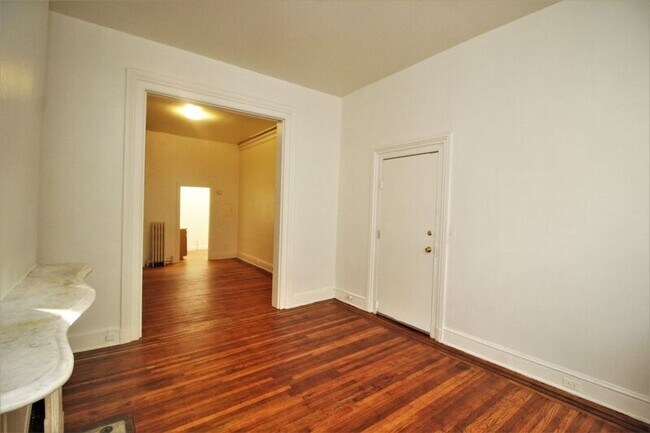 Building Photo - 12 E. Read St