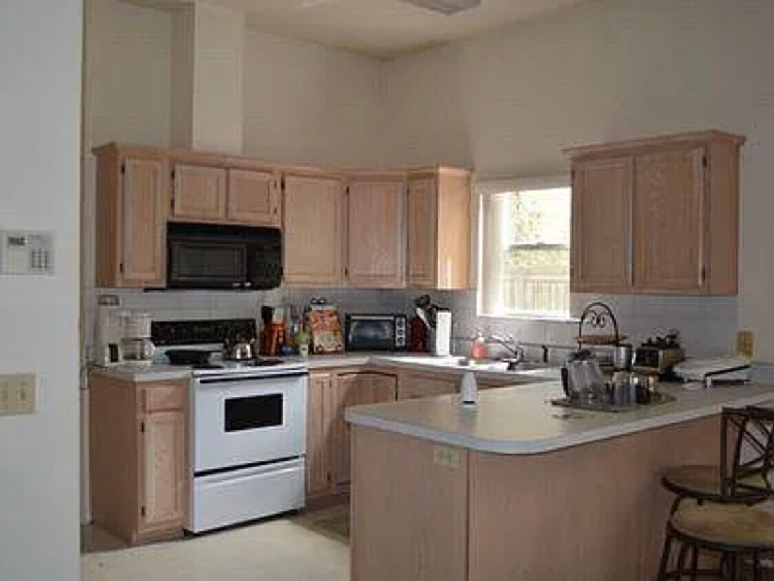 Building Photo - R0119 Law School