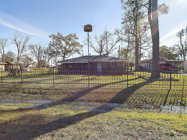 Foto del edificio - 2814 Balmorhea Ave