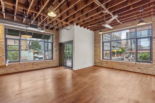 Foto del edificio - 411 Brazos St