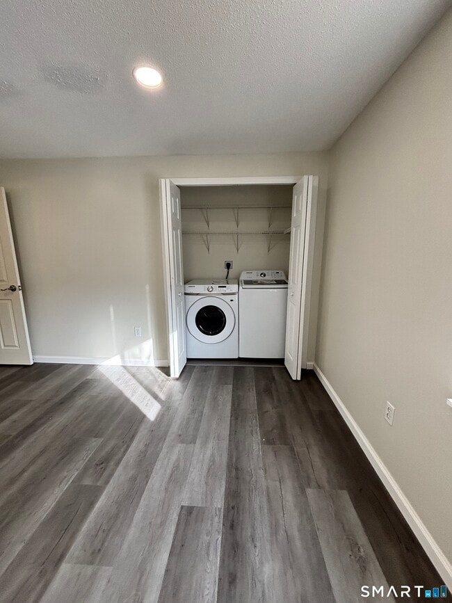 Building Photo - 11 King Arthur Dr