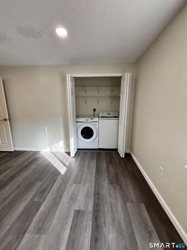 Foto del edificio - 11 King Arthur Dr