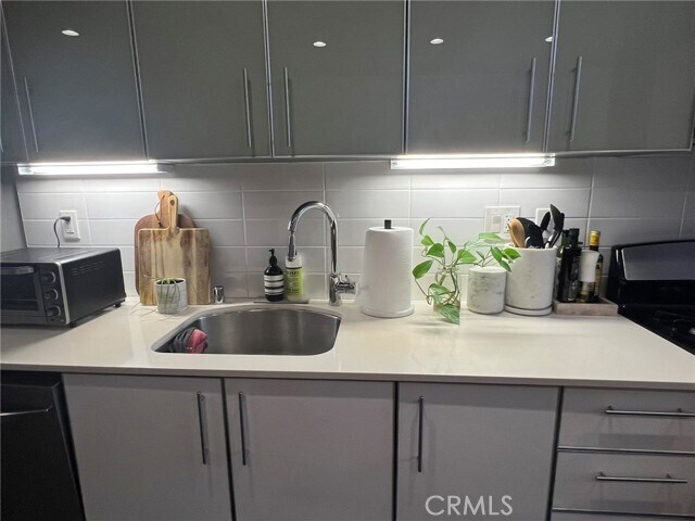 Foto del edificio - 4215 Glencoe Ave