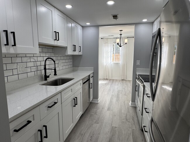 Building Photo - 5585 Hecate Ct
