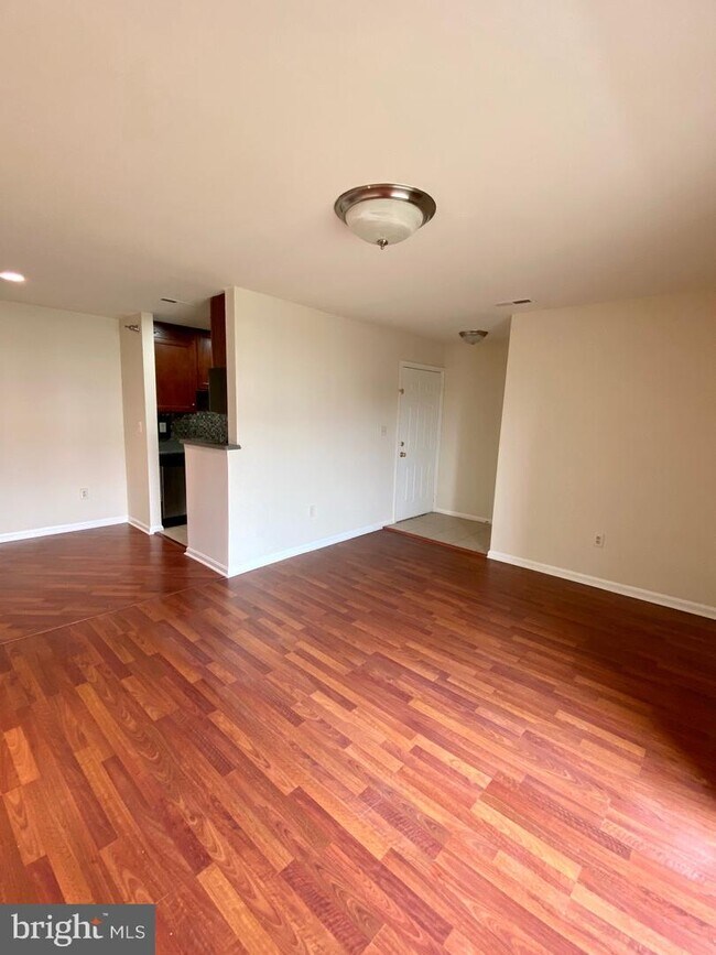 Building Photo - 100 Wild Oak Ln