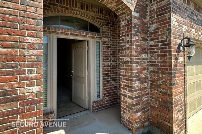 Building Photo - 11100 Arbor Lake Dr