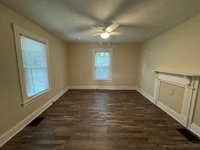 Foto del edificio - Charming 2 Bedroom Bungalow