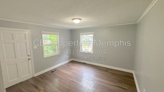 Building Photo - 1392 Kyle St