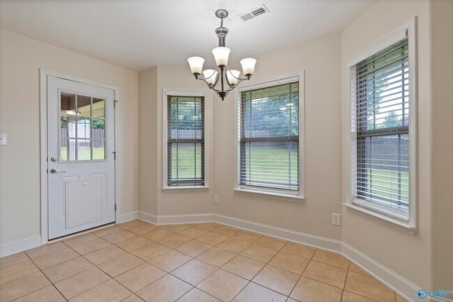 Foto del edificio - 15828 Coach House Ct NW