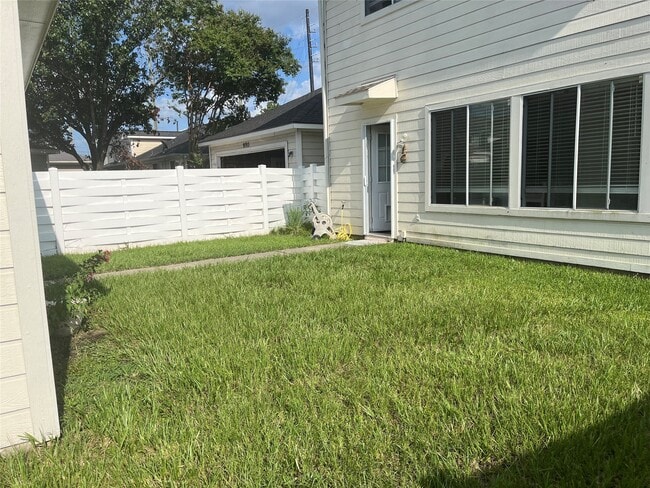Building Photo - 9707 Farrell Dr