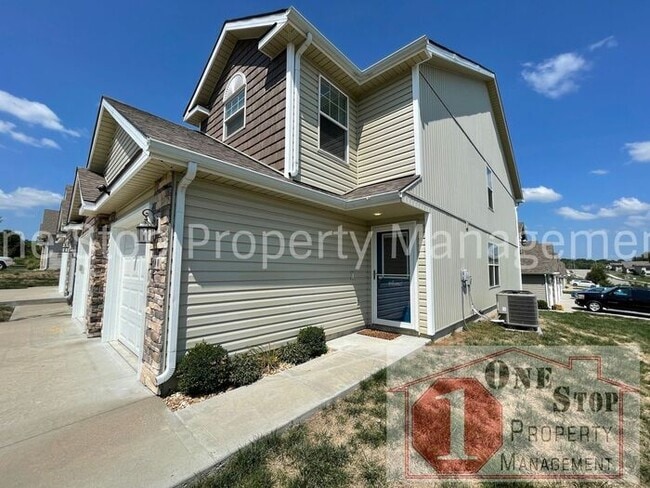 Foto del edificio - Gorgeous 3-Bed, 2.5-Bath Townhome in Raymore!