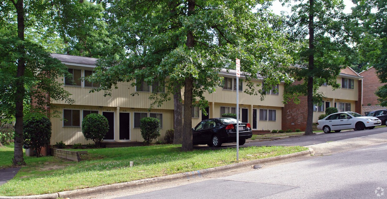 Primary Photo - 3820-3832 Lexington Dr