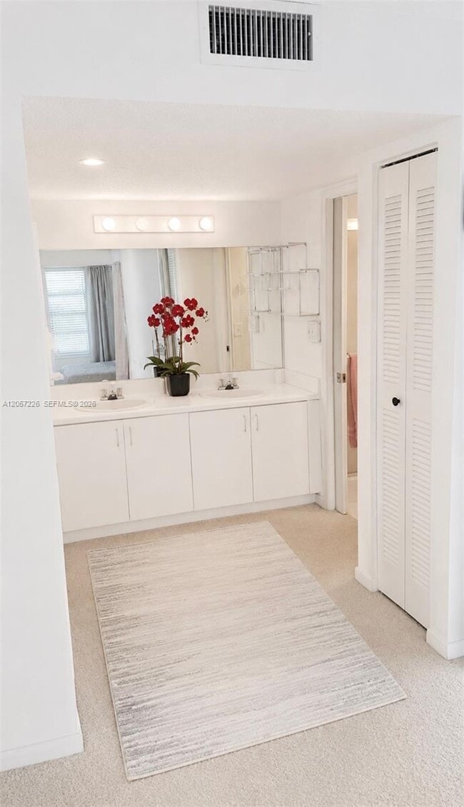 Foto del edificio - 550 SW 137th Ave