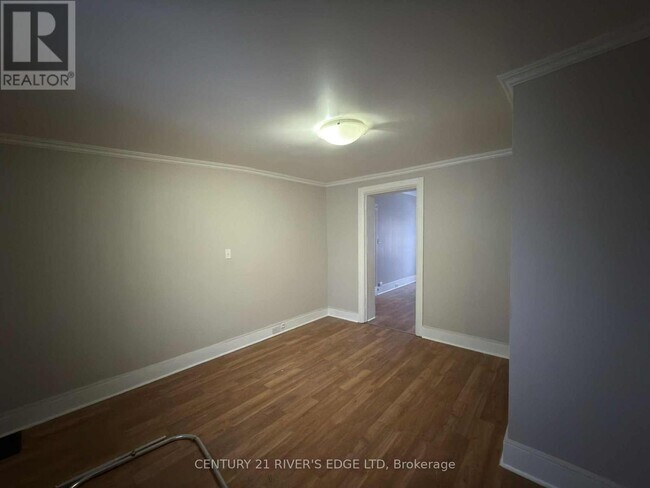 Photo du bâtiment - 6 Pearl St E