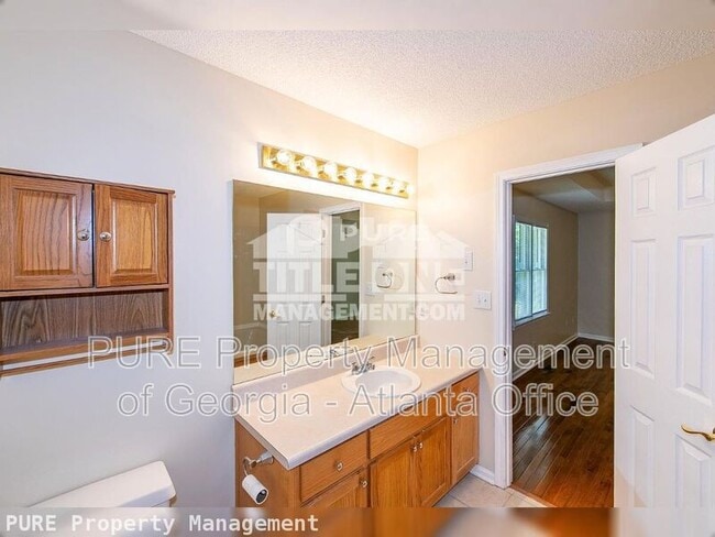 Building Photo - 50 Indian Springs Dr NE