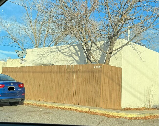 Building Photo - 6005 Fortuna Rd NW